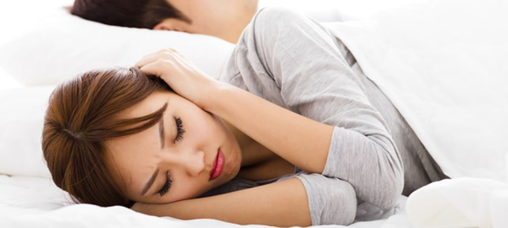 睡眠中の歯ぎしりの原因と予防対策
